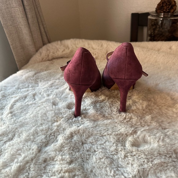 Vince Camuto Women's Burgundy Suede Heels - Picture 6 of 14